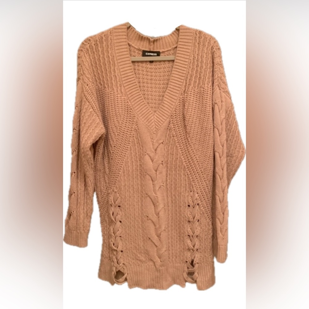 🔴{EXPRESS} Pink Sweater - Picture 2 of 10